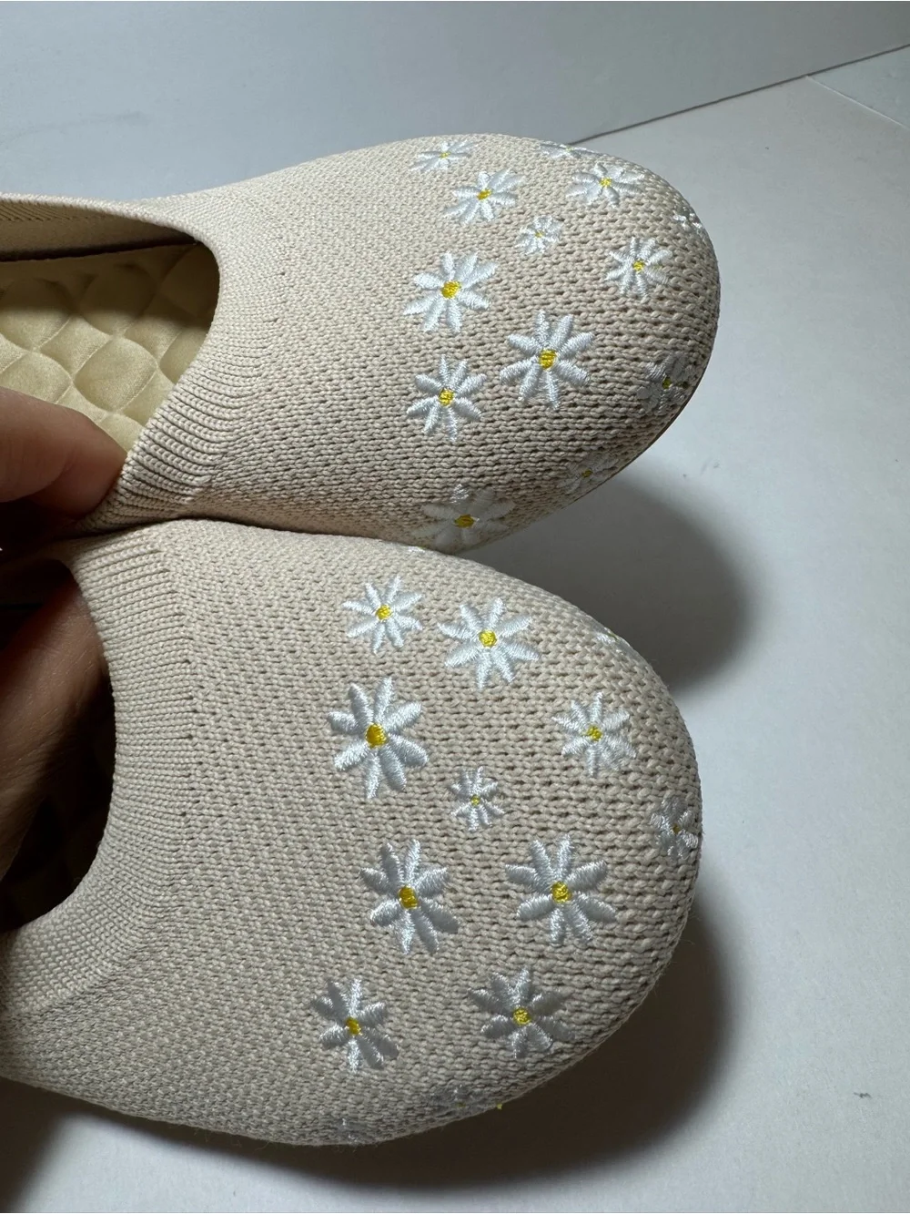 Vivaia Claire Daisy Round Flexible Comfort Old Money Knit Breathable Flats Sz 8